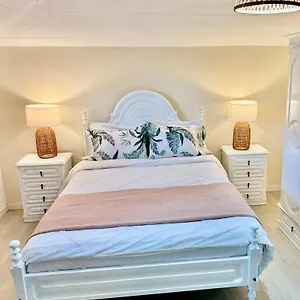 sebastians-apartment.madeira-islandshotels.com/